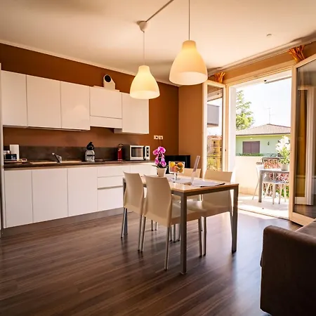 Acqua Apartmanhotel 2*